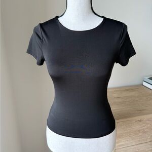 Express Body Contour Crew Neck Tee - Black